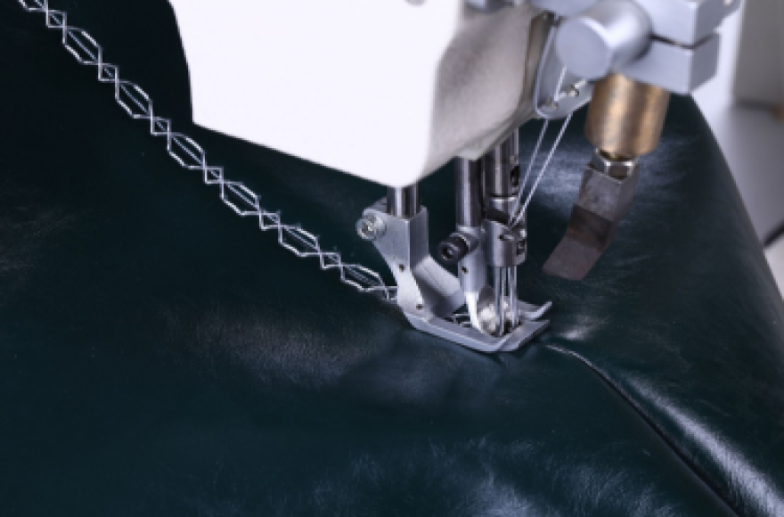 程控柱式雙針旋轉針桿綜合送料縫紉機