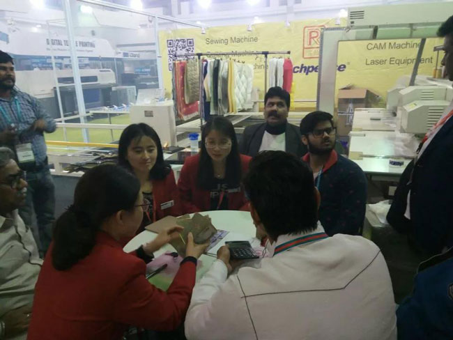 現場簽單針絎縫機和單頭皮革機 現場簽單針絎縫機和單頭皮革機