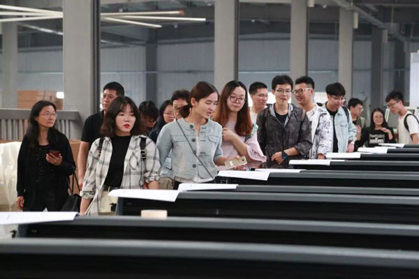 參觀富怡縫紉機(jī)打樣工作 參觀富怡縫紉機(jī)打樣工作