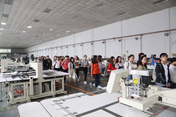 參觀富怡皮革縫紉機(jī)工作 參觀富怡皮革縫紉機(jī)工作
