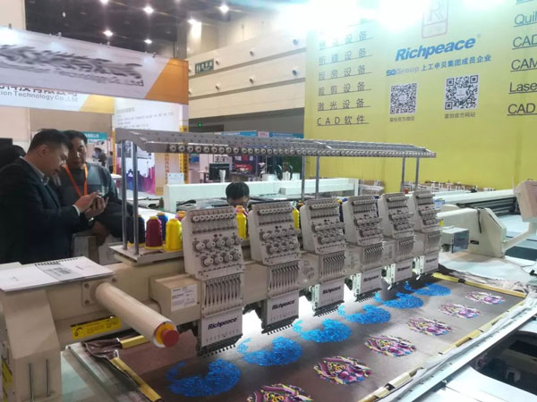 參觀富怡三合一電腦裁床 參觀富怡三合一電腦裁床3.jpg