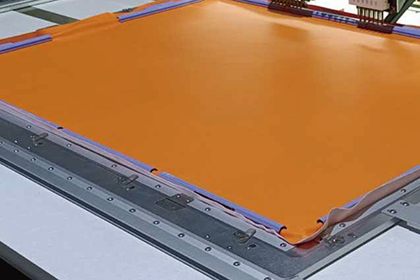 富怡全自動旋轉機頭沖繡縫一體機(輕型6沖刀＋9色繡花+旋轉縫紉)